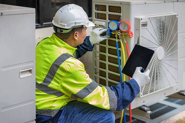 Professional Air Conditioning Repair technician working in Pershing, IN